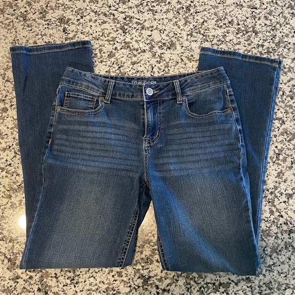 FINAL PRICE DROP Maurices Mid-rise Bootcut Jeans - Picture 1 of 6